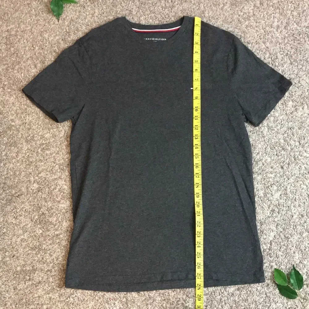Tommy Hilfiger Dark Gray Tee T-shirt Men’s Medium Crew Neck Short Sleeve